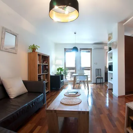 Apartment - Aparts Wilanow Ledochowska