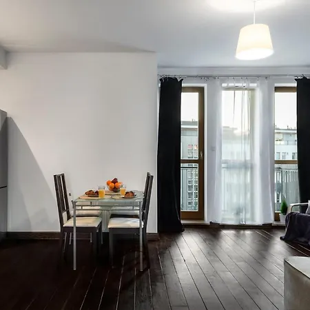 - Aparts Wilanow Ledochowska Apartment