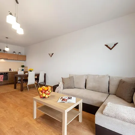 - Aparts Wilanow Ledochowska ワルシャワ