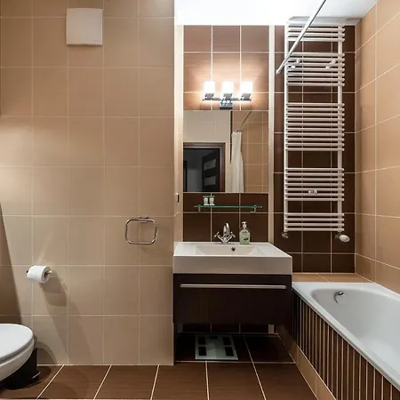 - Aparts Wilanow Ledochowska *