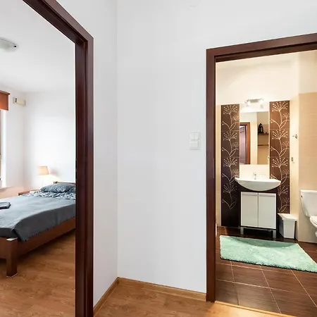 - Aparts Wilanow Ledochowska