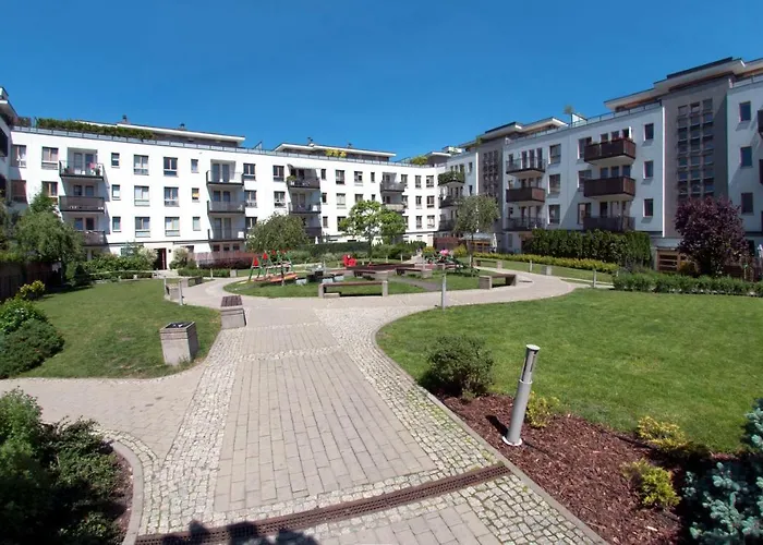 - Aparts Wilanow Ledochowska * Varsovie